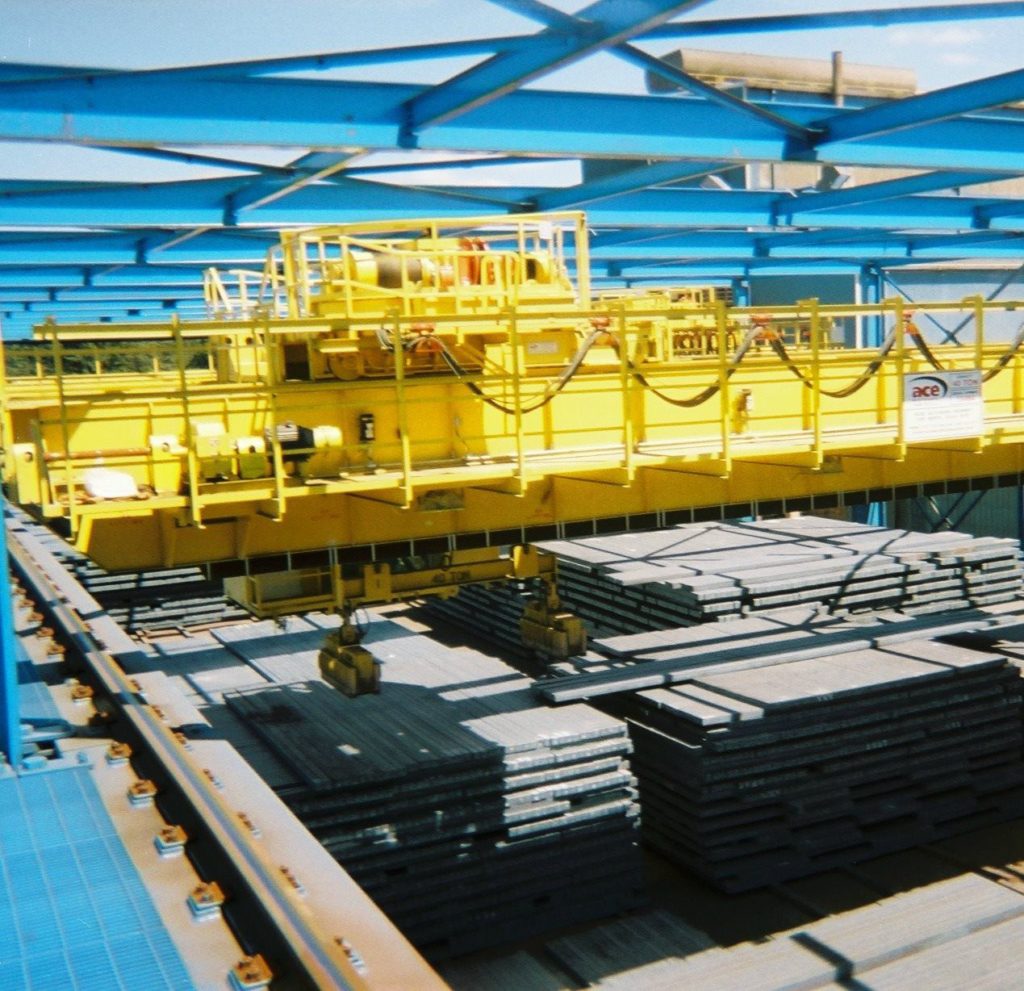 Spreader Beam With Magnet