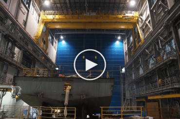Double Leg Gantry Crane in ship building facility