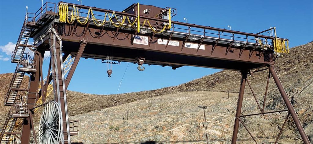 220-ton Gantry crane with attached doghouse