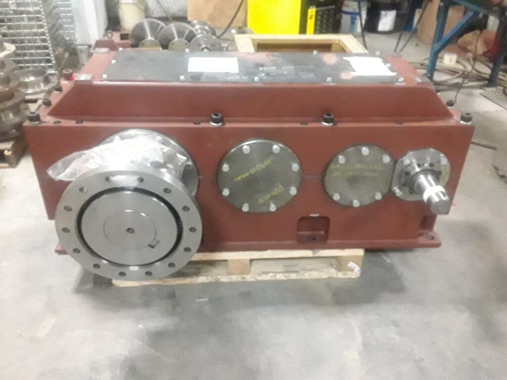 Gearbox for wire rope hoist