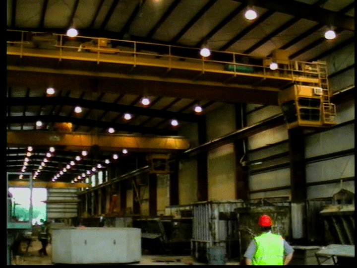Overhead Crane for the concrete industry, equipped with a high duty cycle wire rope hoist.